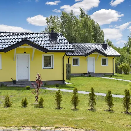 Cozy In With Outdoor Swimming Pool Holiday home