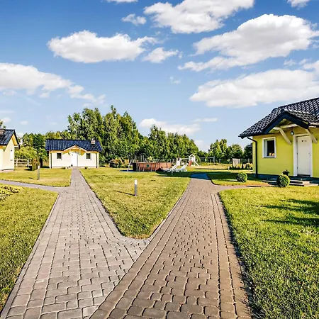 Cozy In With Outdoor Swimming Pool Holiday home